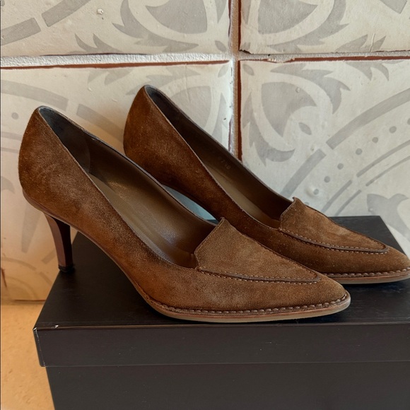 Gucci Women's Tan Suede Heels - Picture 2 of 10